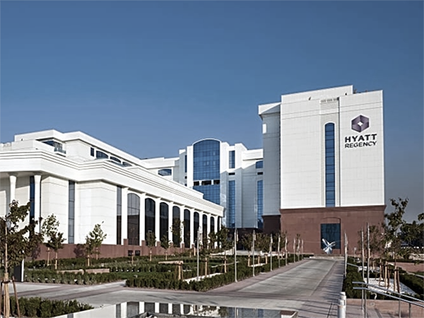Hyatt Regency Oteli, Apeas İnşaat