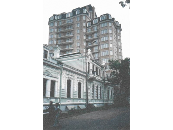 Alas Agaralov Apartmanı, Iyeco İnşaat
